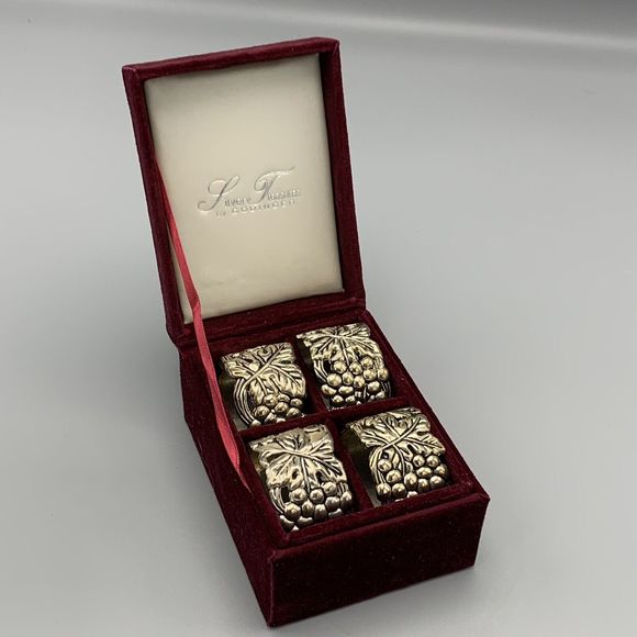 Vtg Silver Treasures by Godinger Grape Cluster 4 Napkin Rings in Box Silverplate - Picture 2 of 16